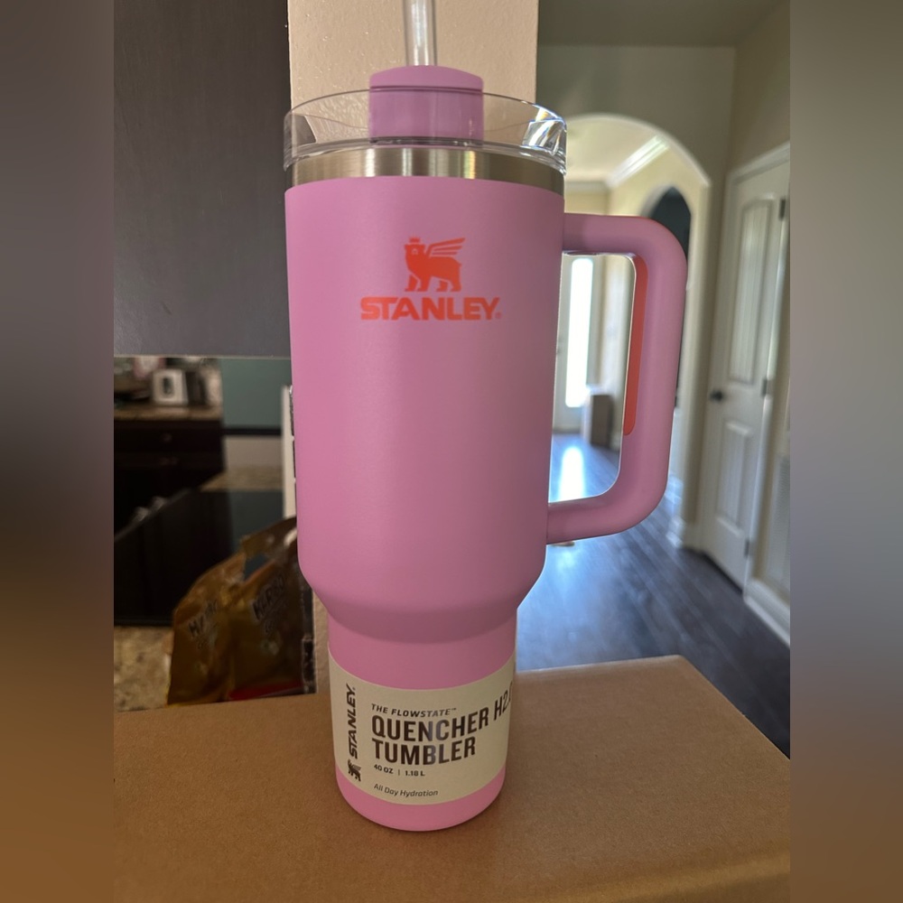 Stanley tumbler - Picture 1 of 3